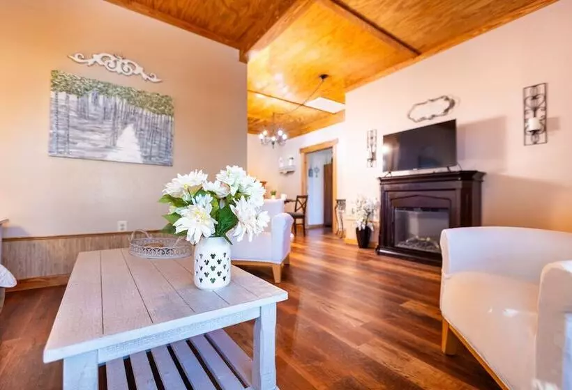 Majatalo Mystic Hill Suites