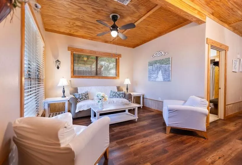 Majatalo Mystic Hill Suites