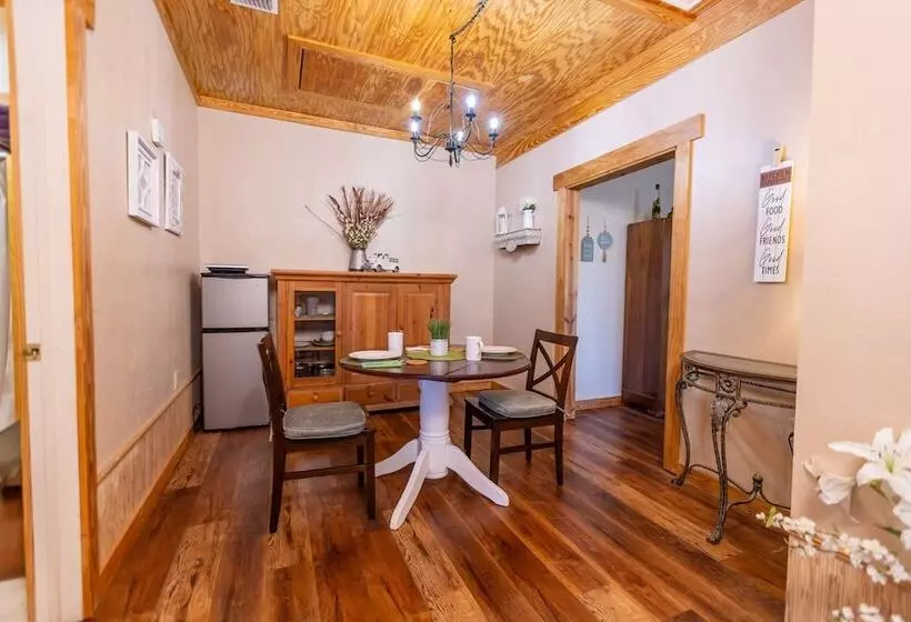 Majatalo Mystic Hill Suites