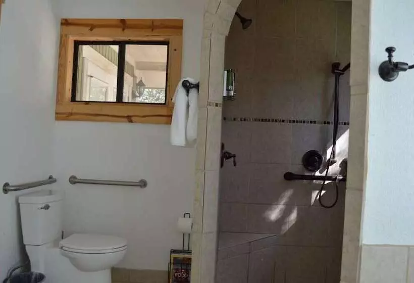 Majatalo Mystic Hill Suites