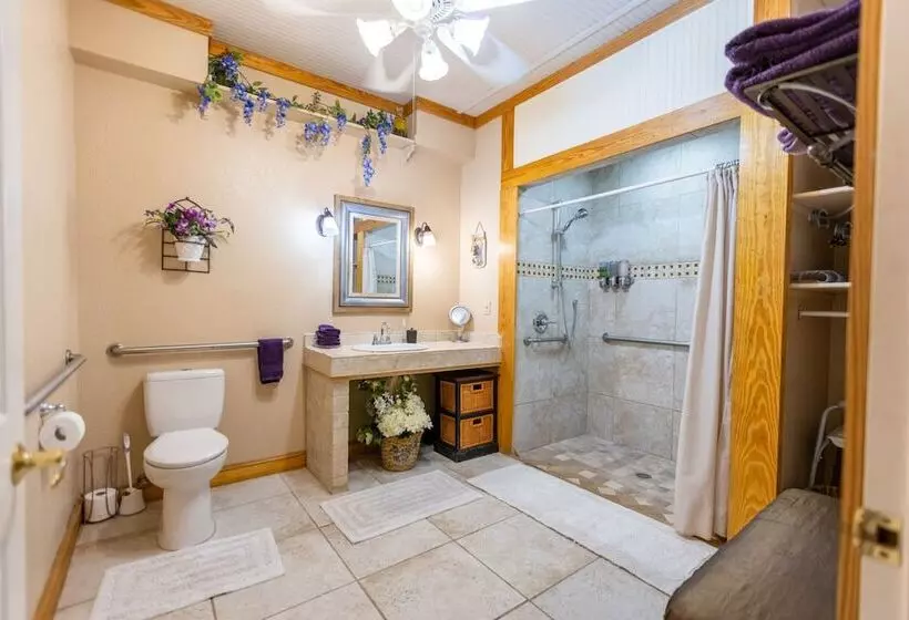 Majatalo Mystic Hill Suites