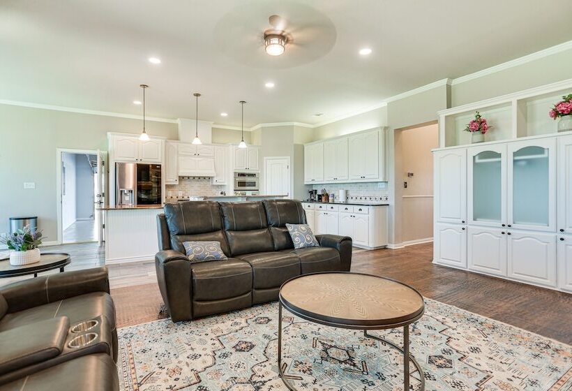 On 10 Acres: Celina Ranch W/ Pool & Fire Pit!