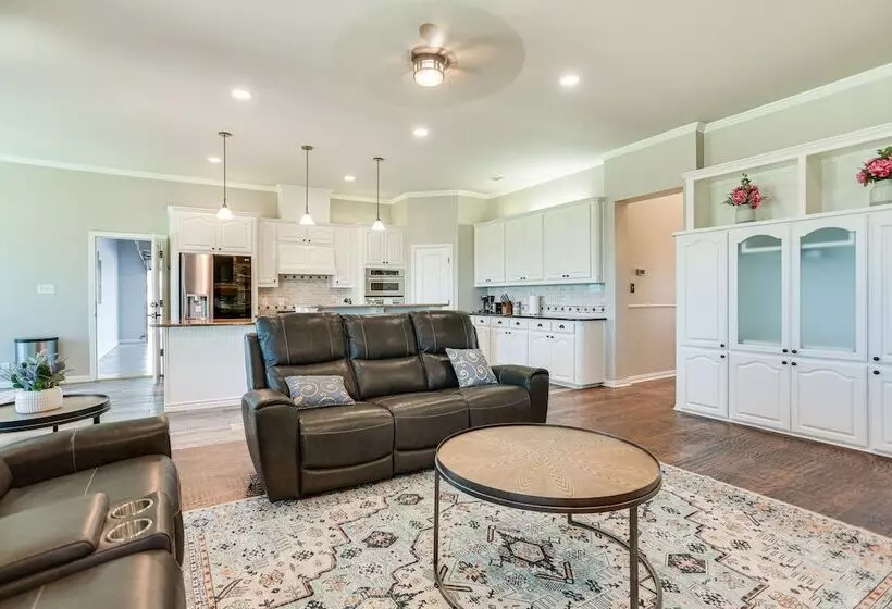 On 10 Acres: Celina Ranch W/ Pool & Fire Pit!