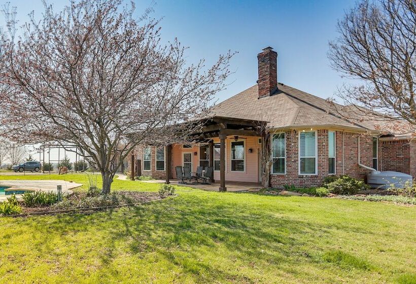 On 10 Acres: Celina Ranch W/ Pool & Fire Pit!