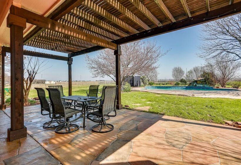 On 10 Acres: Celina Ranch W/ Pool & Fire Pit!