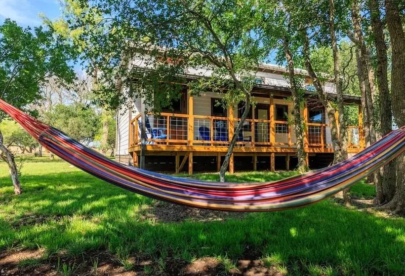 Rivers Edge Cottages With Hot Tub