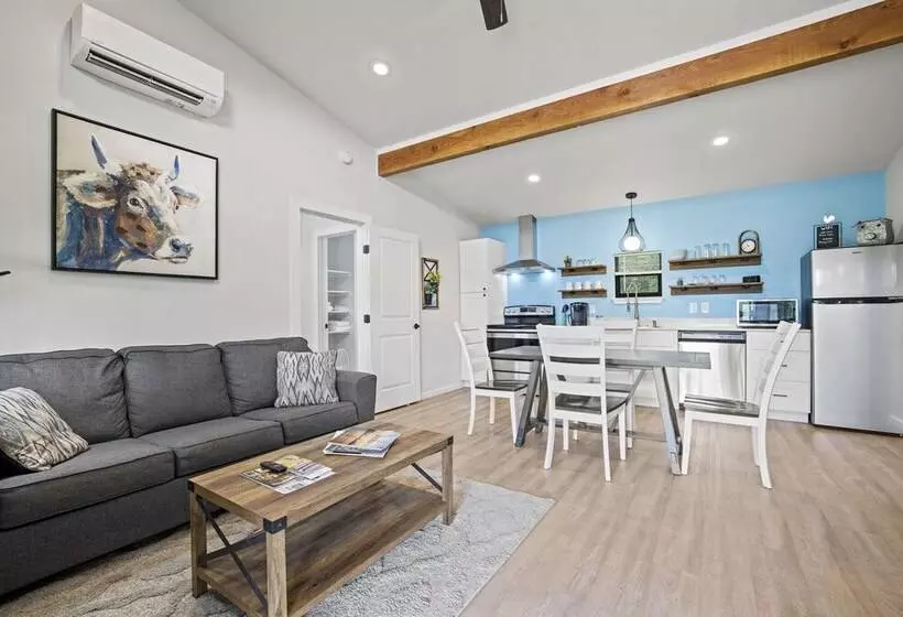 Rivers Edge Cottages With Hot Tub