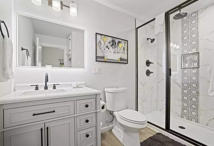 Rivers Edge Cottages With Hot Tub