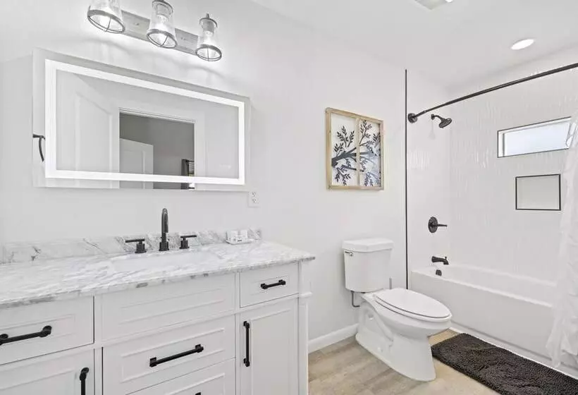 Rivers Edge Cottages With Hot Tub