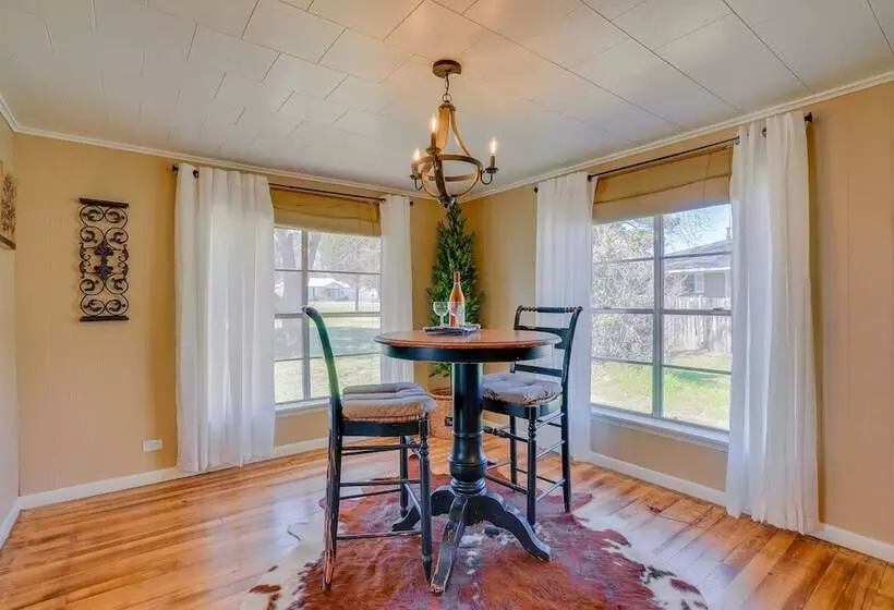 Rusk Retreat W/ Fire Pit, Grill & Countryside View