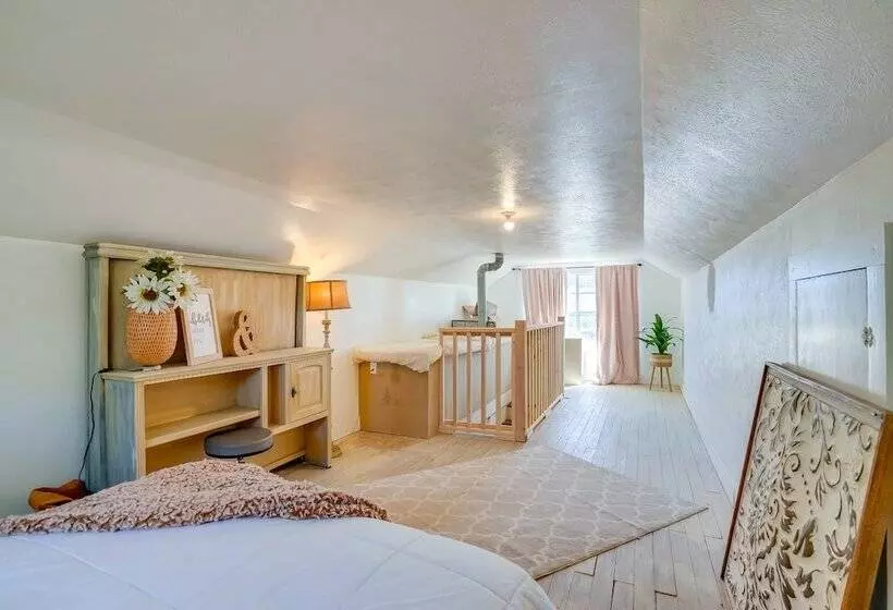 Rusk Retreat W/ Fire Pit, Grill & Countryside View