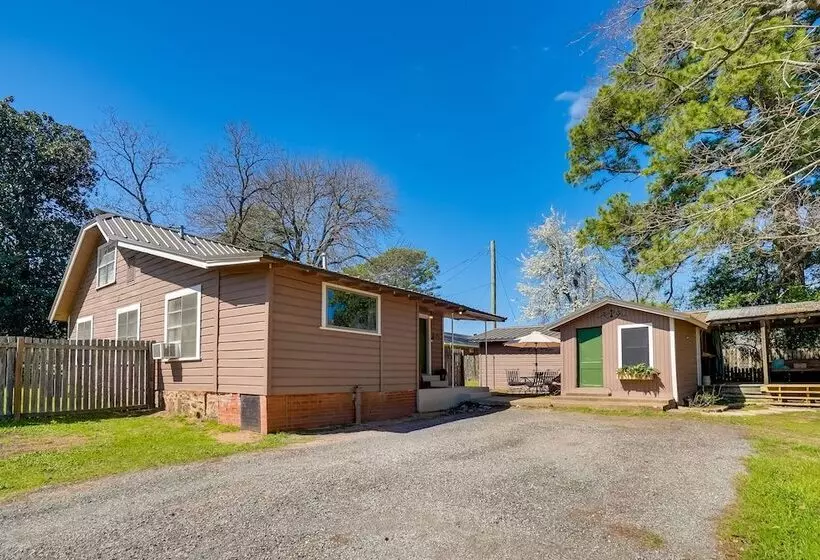 Rusk Retreat W/ Fire Pit, Grill & Countryside View