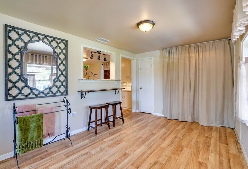 Rusk Retreat W/ Fire Pit, Grill & Countryside View