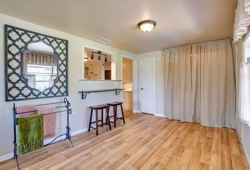 Rusk Retreat W/ Fire Pit, Grill & Countryside View