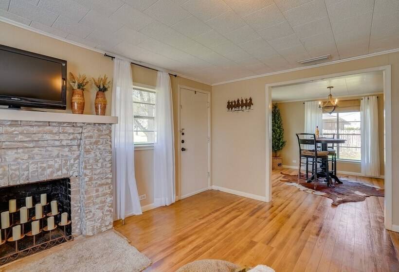 Rusk Retreat W/ Fire Pit, Grill & Countryside View