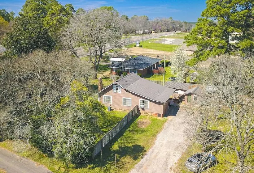 Rusk Retreat W/ Fire Pit, Grill & Countryside View