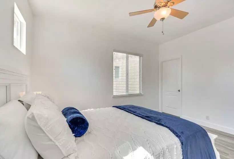 Spacious Merced Home ~ 4 Mi To Downtown!