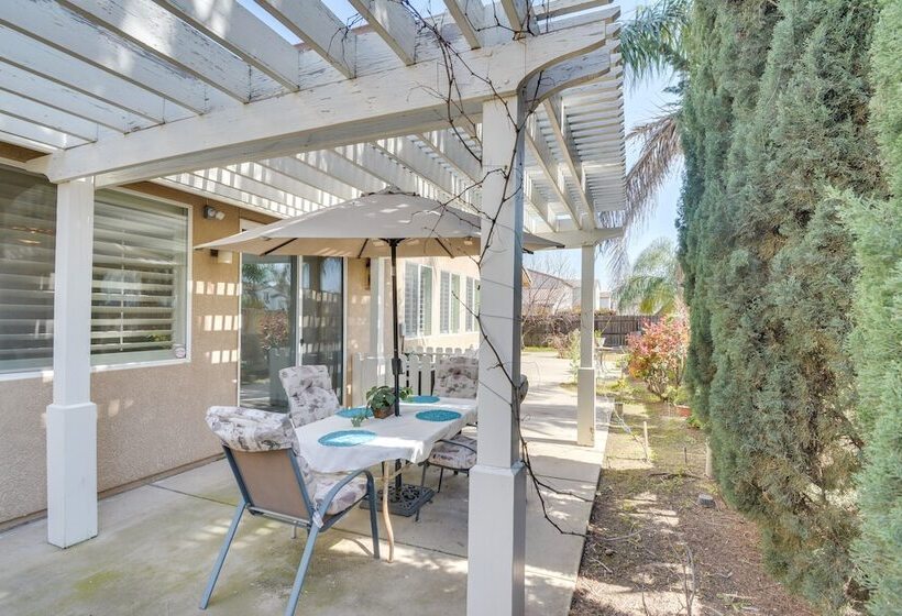 Spacious Merced Home ~ 4 Mi To Downtown!