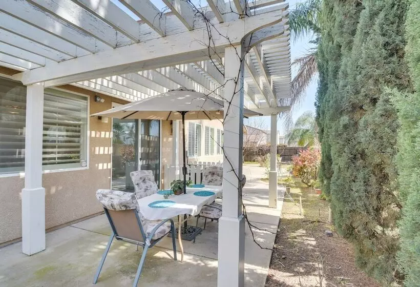 Spacious Merced Home ~ 4 Mi To Downtown!