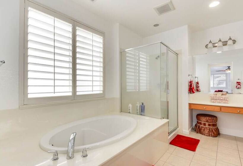 Spacious Merced Home ~ 4 Mi To Downtown!