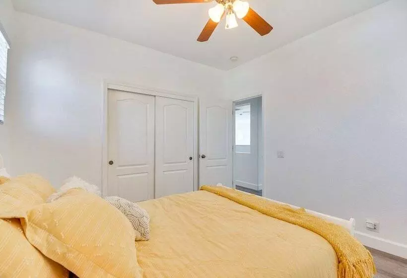 Spacious Merced Home ~ 4 Mi To Downtown!