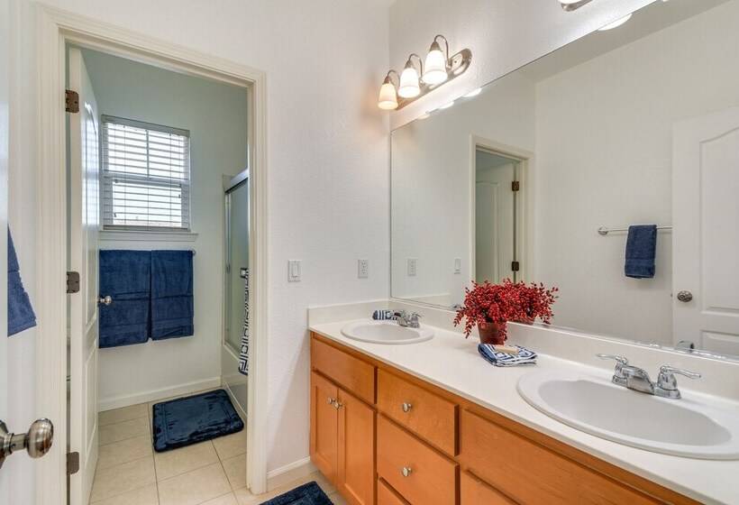 Spacious Merced Home ~ 4 Mi To Downtown!