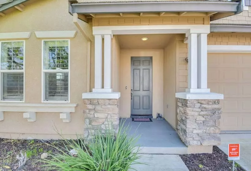 Spacious Merced Home ~ 4 Mi To Downtown!