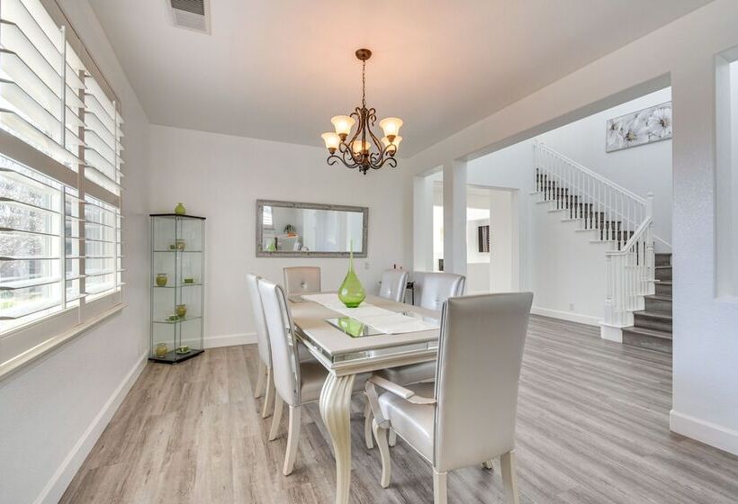 Spacious Merced Home ~ 4 Mi To Downtown!