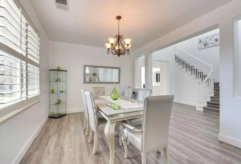 Spacious Merced Home ~ 4 Mi To Downtown!