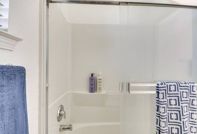 Spacious Merced Home ~ 4 Mi To Downtown!