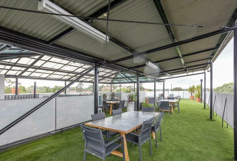 הוסטל The Village Glebe