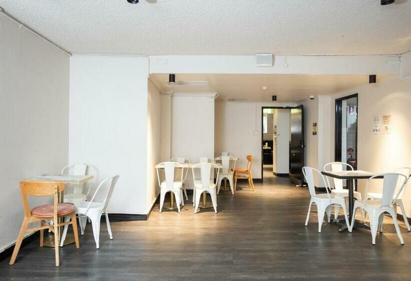 הוסטל The Village Glebe