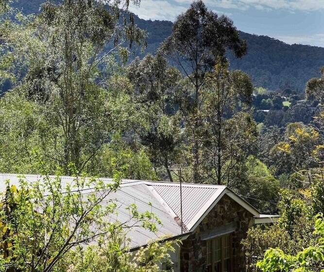 ベッドアンドブレックファースト Buttercup Hill