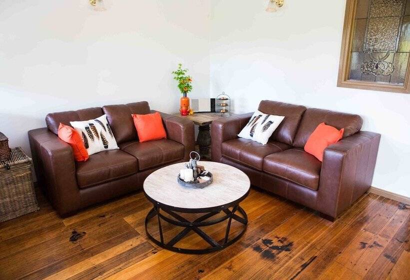 ベッドアンドブレックファースト Buttercup Hill