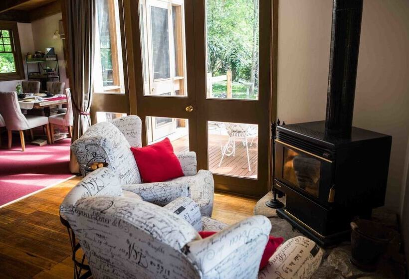 ベッドアンドブレックファースト Buttercup Hill