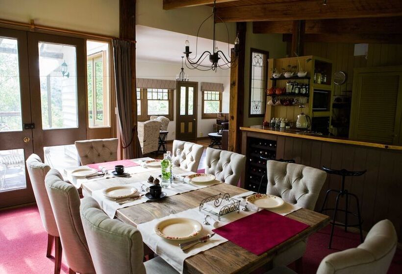 ベッドアンドブレックファースト Buttercup Hill