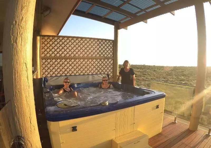 تختخواب و صبحانه On The Deck @ Shark Bay