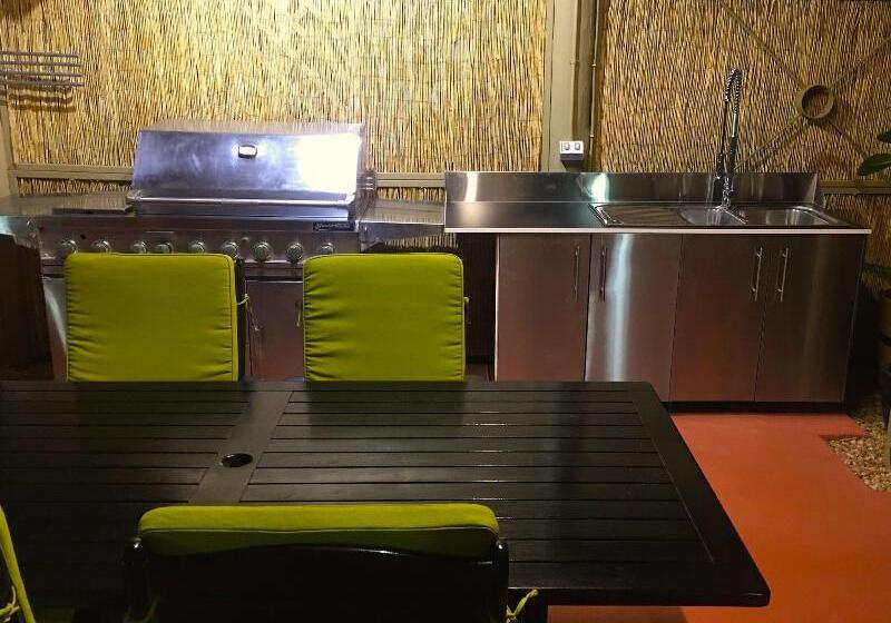 Bed & Breakfast On The Deck @ Shark Bay