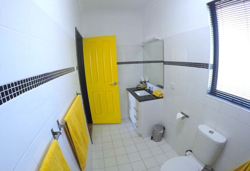 Bed & Breakfast On The Deck @ Shark Bay