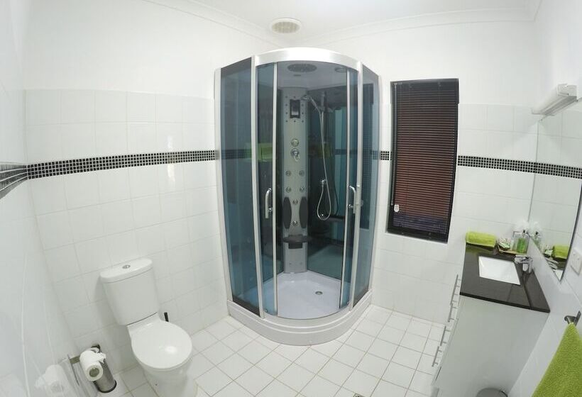 Bed & Breakfast On The Deck @ Shark Bay