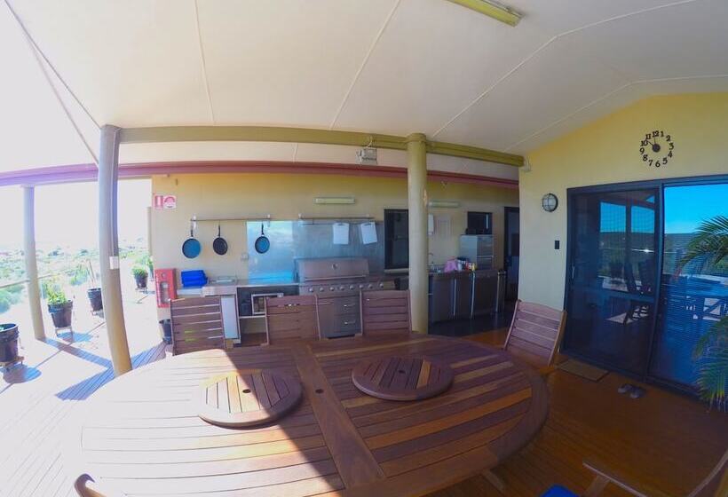 Bed & Breakfast On The Deck @ Shark Bay