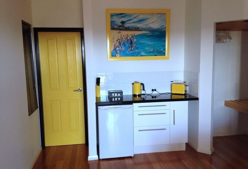 Bed & Breakfast On The Deck @ Shark Bay