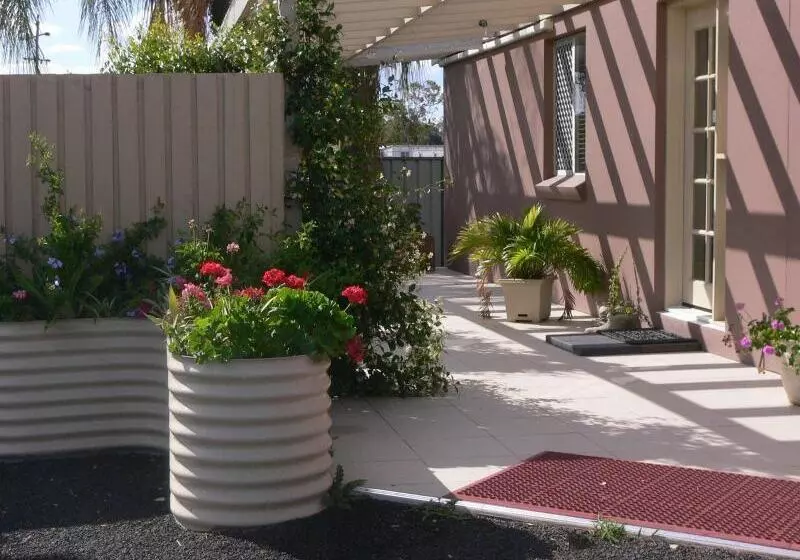 Chinchilla Motel