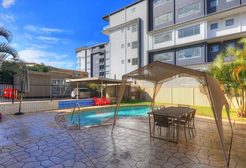 Cleveland Bay Air Motel