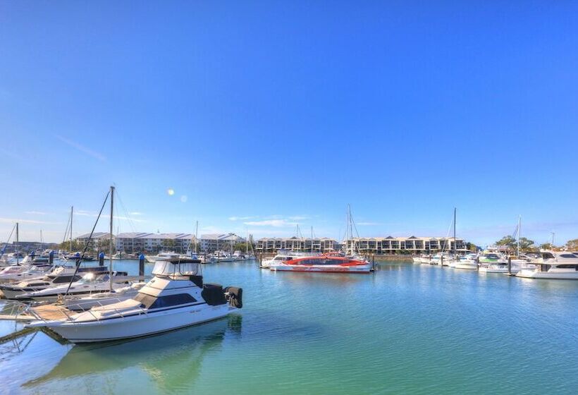 Cleveland Bay Air Motel