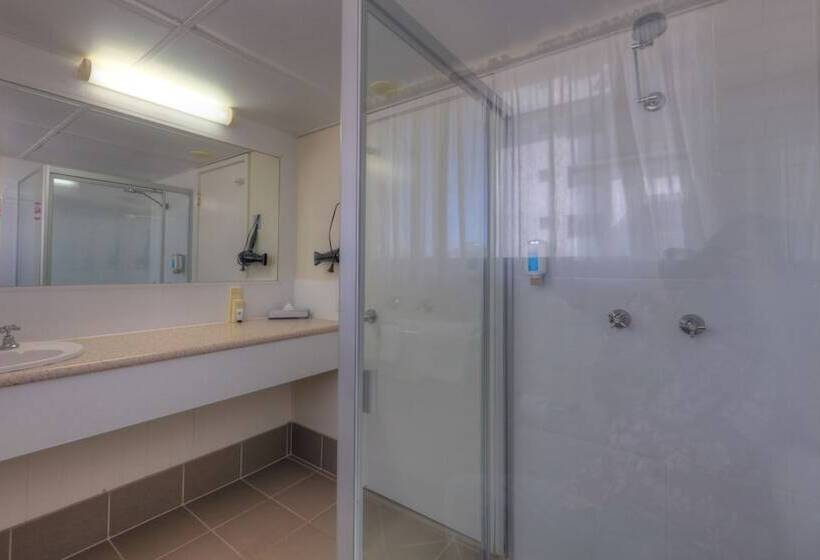 Cleveland Bay Air Motel