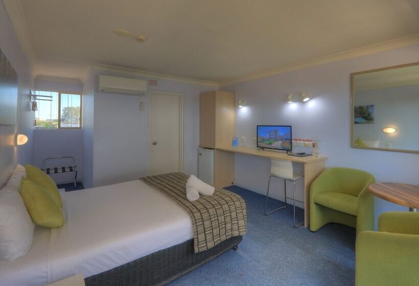 Cleveland Bay Air Motel