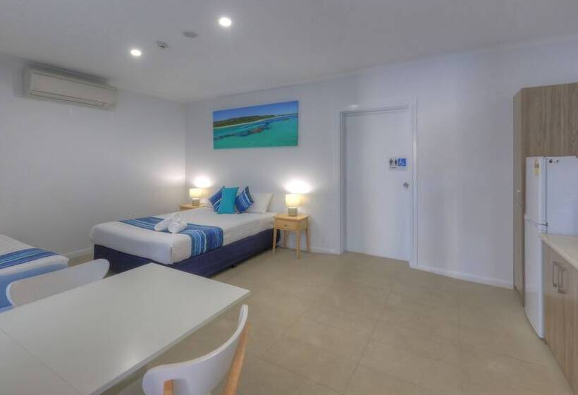 Cleveland Bay Air Motel