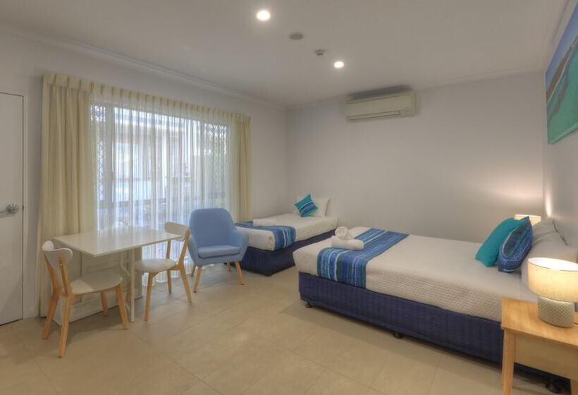 Cleveland Bay Air Motel