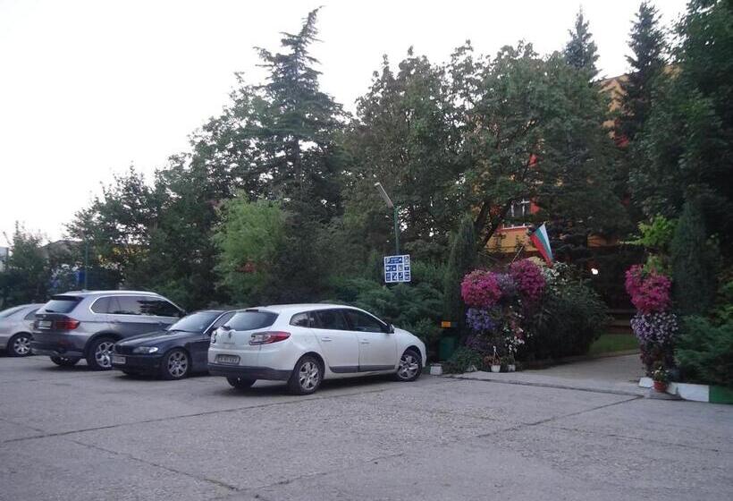 Family Hotel Familya